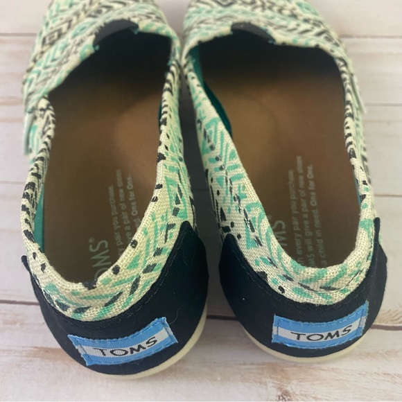 TOMS Womens Tribal Print Slip On Canvas Flats Shoes Size US 6 - Picture 8 of 10